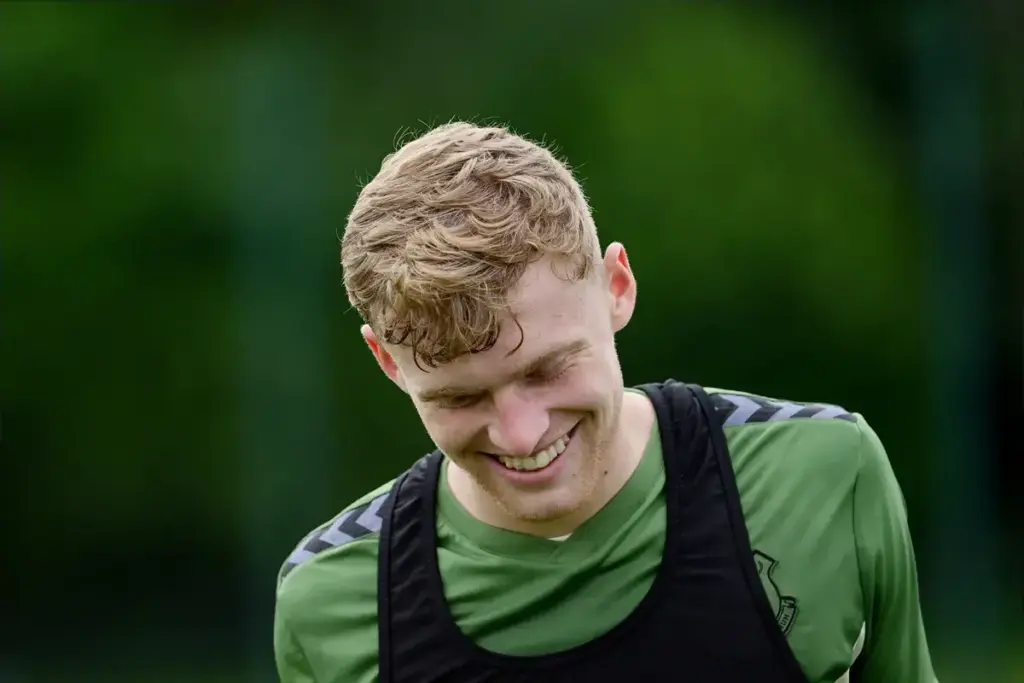 Everton defender vows to leave injury-hit campaign behind after Bolton return
