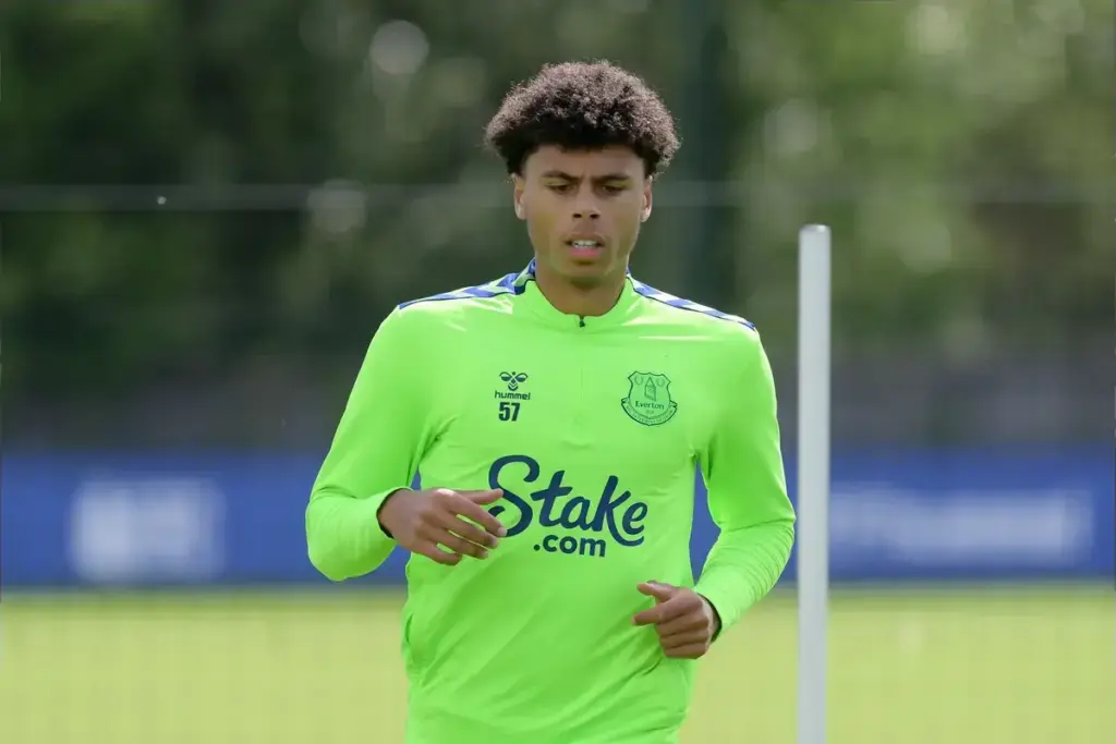 Reece Welch set for Bradford City move after Everton release