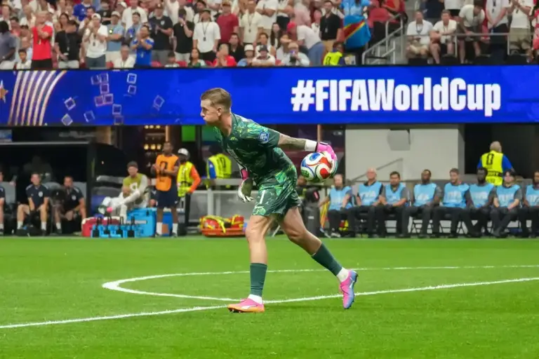 Pickford’s near-post error puts spotlight on Everton keeper ahead of Mexico test