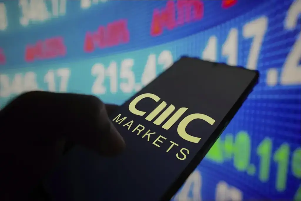 CMC Markets solve Everton’s shirt problem — but Stake still linger