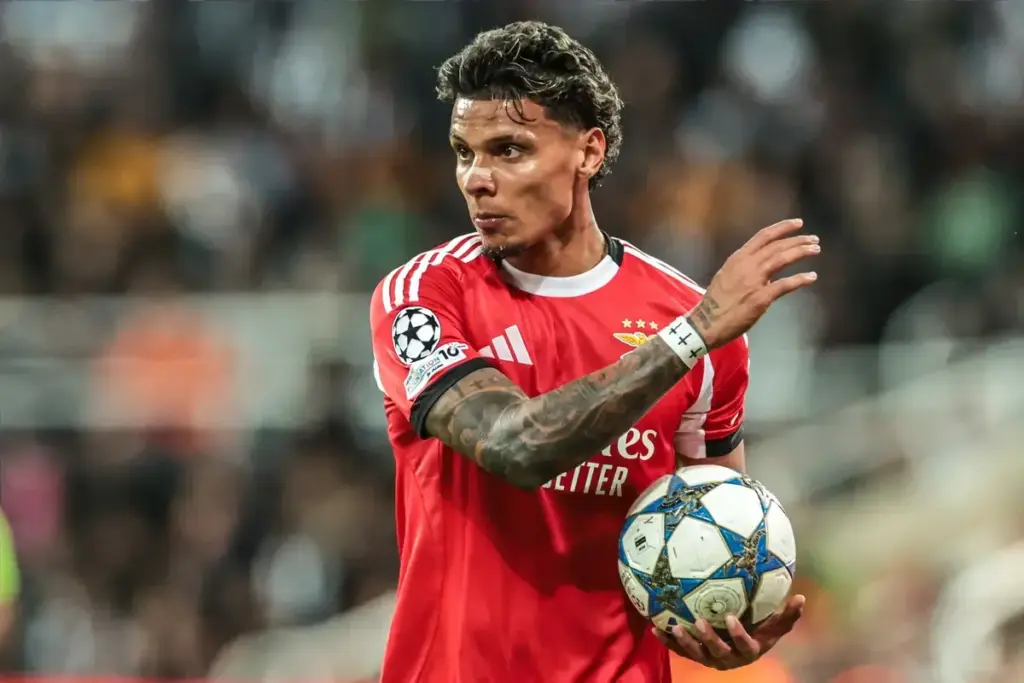 Everton chase Benfica midfielder while Napoli hold the cards