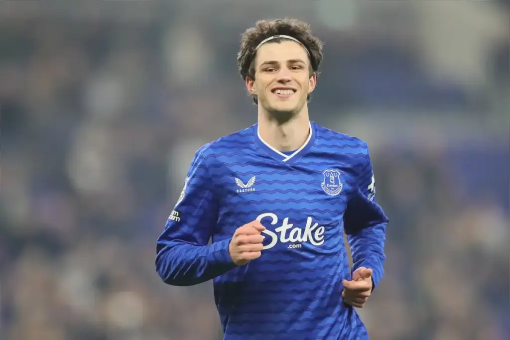 Everton confirm Merlin Röhl transfer made permanent from Freiburg