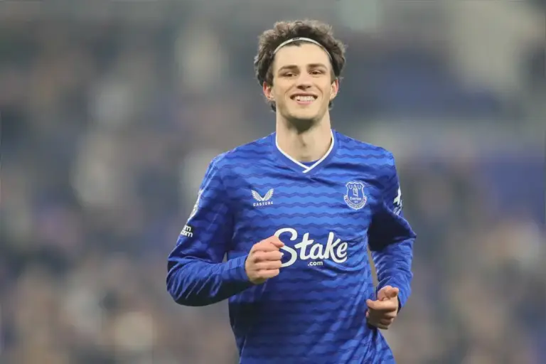 Everton confirm Merlin Röhl transfer made permanent from Freiburg