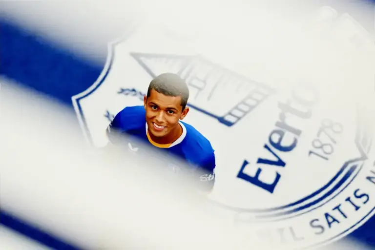 “A myth!” – talkSPORT pundits take aim at Everton’s McNeil-Johnson swap