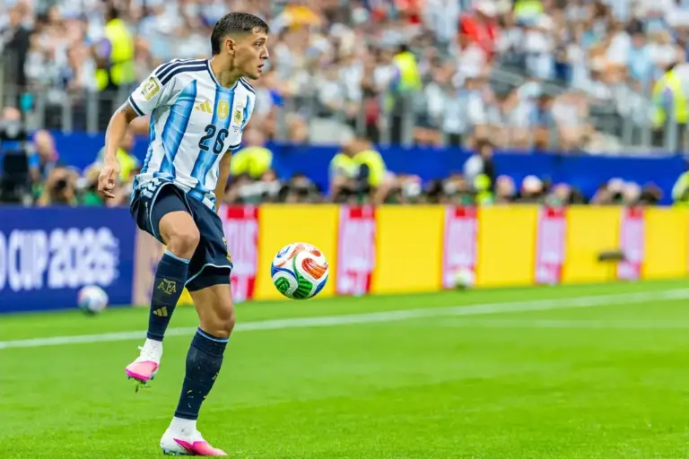 Everton among four clubs eyeing Atleti’s Nahuel Molina