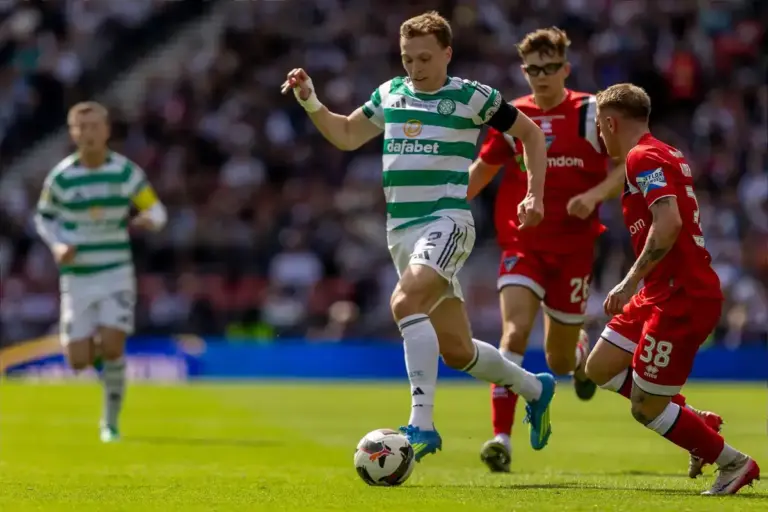 Johnston injury scare threatens to complicate Everton’s stalled Celtic pursuit