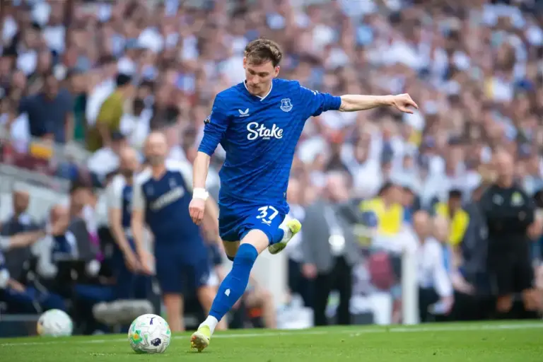 James Garner gives David Moyes an Everton decision at Bournemouth