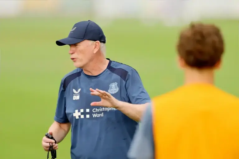 David Moyes told to consider Everton future after transfer window chaos