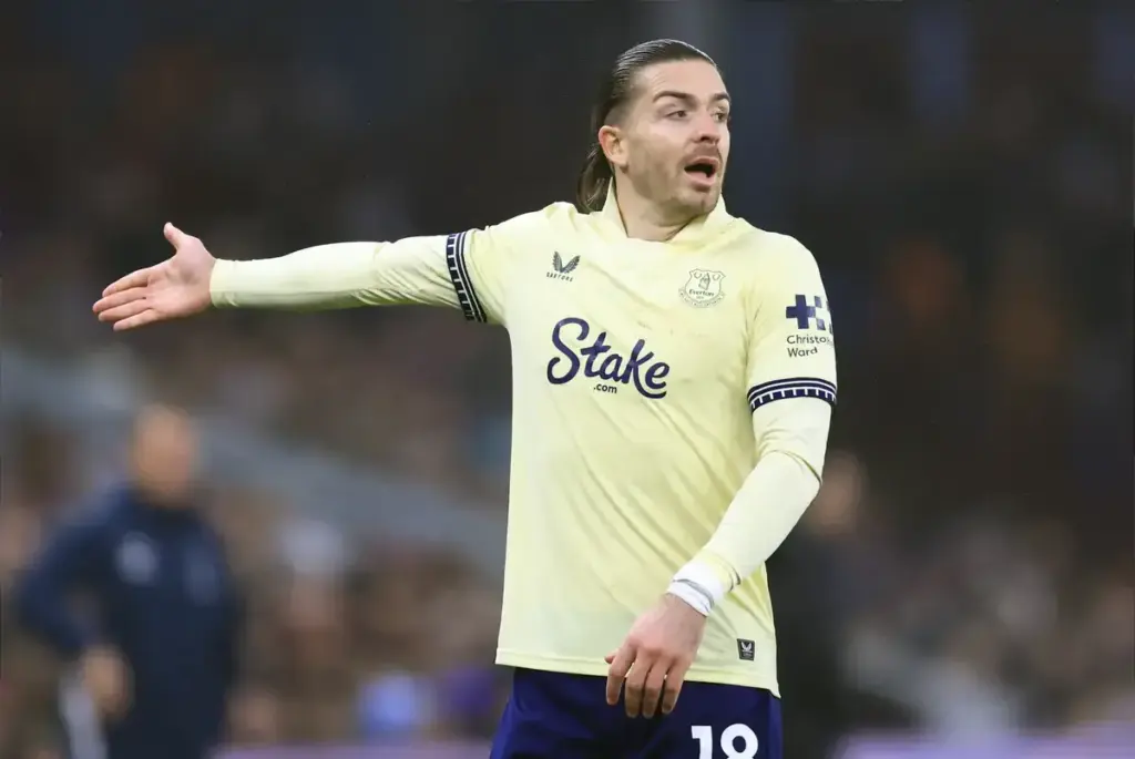 Aston Villa v Everton - Premier League - Villa Park