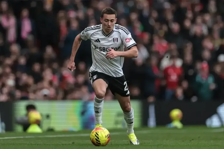 Everton continuing to sound out right-back targets, Castagne among names