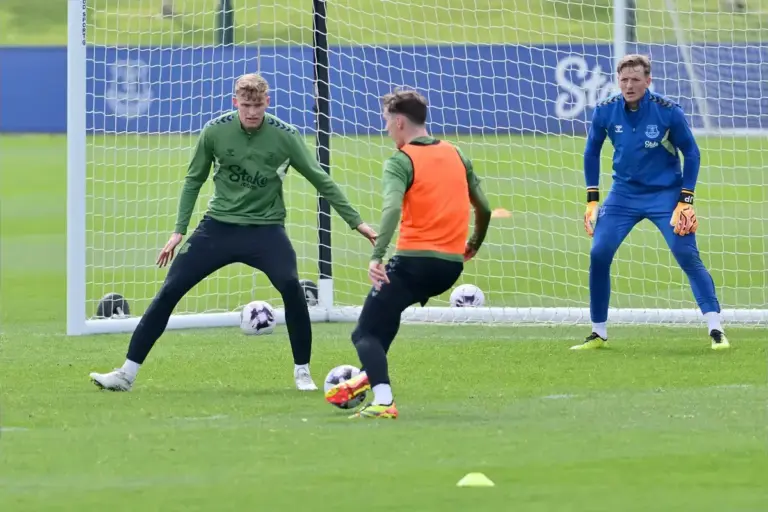 Everton youngsters handed rare Moyes opportunity during international break