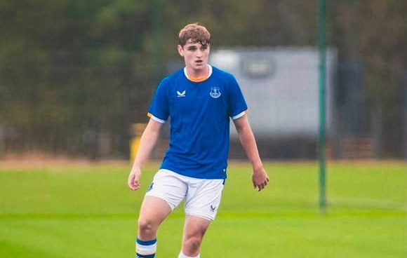 Everton hand first-team training chance to highly-rated 15-year-old Francis Boggan
