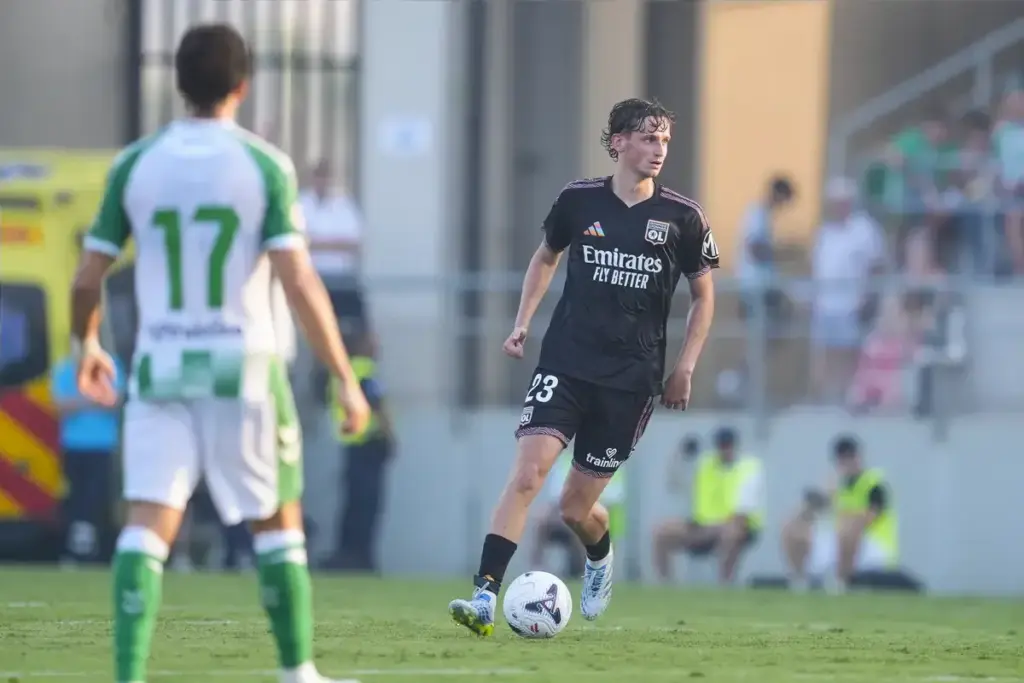 Why Everton could appeal to Tyler Morton if January race develops