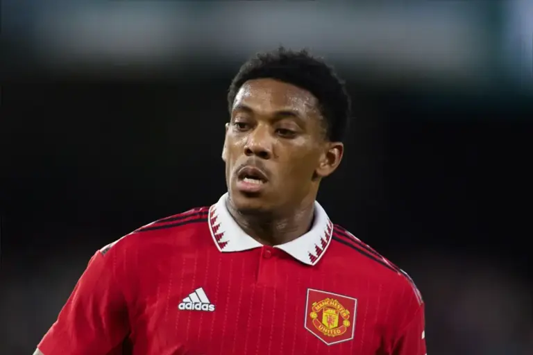 Everton make striker decision after disastrous end to transfer window