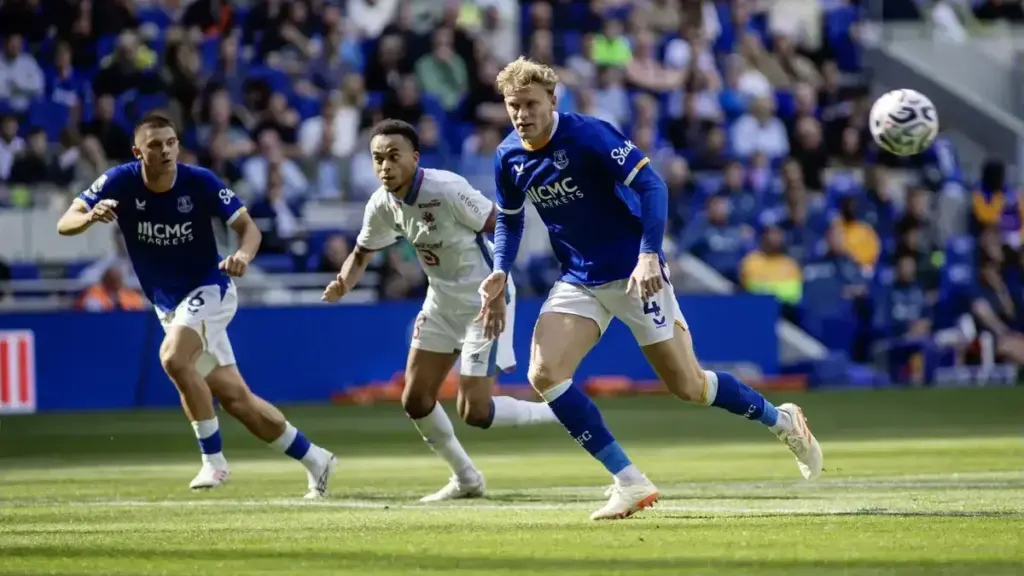 Jarrad Branthwaite playing for Everton in a recent match.