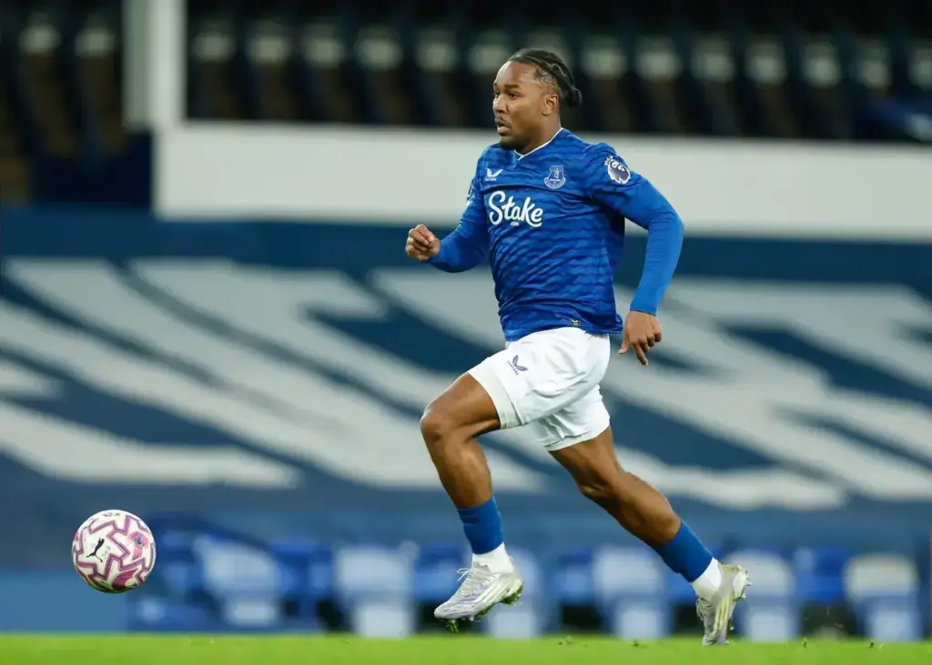 Omari Benjamin provides timely Everton reminder as Moyes weighs striker options