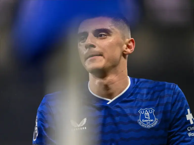 Everton news: Pickford backing, transfer interest & Mykolenko concern