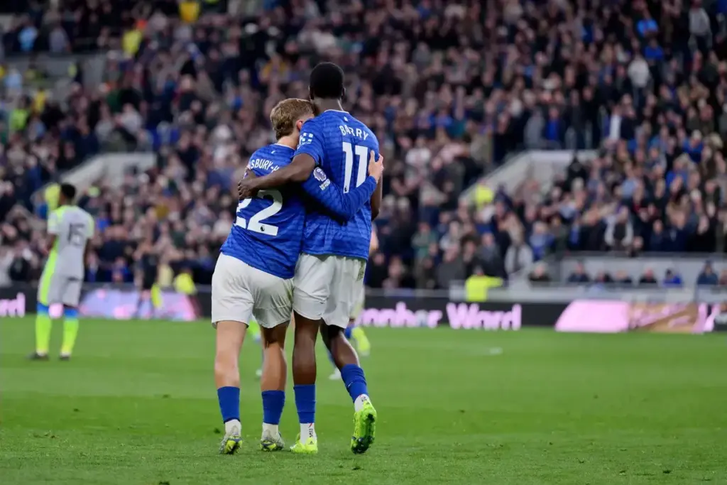 Dewsbury-Hall reveals ‘love-hate’ Everton relationship with Thierno Barry