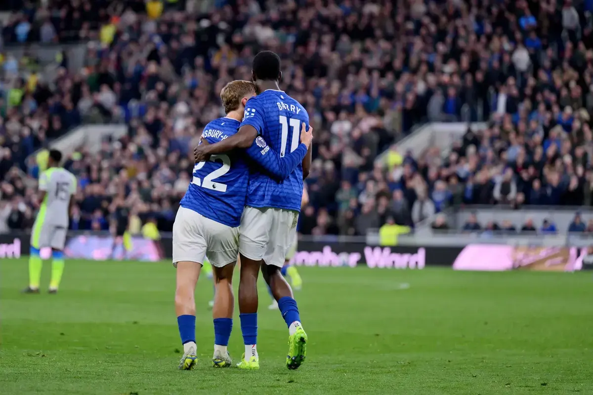 Dewsbury-Hall reveals ‘love-hate’ Everton relationship with Thierno Barry