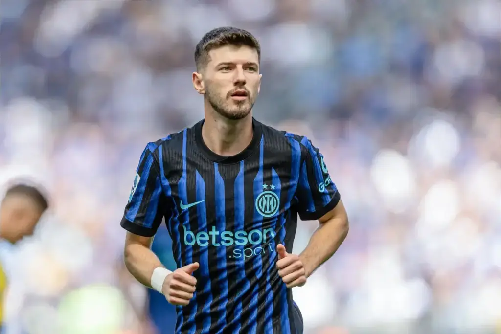 Inter boss responds as Everton-linked Petar Sucic future discussed
