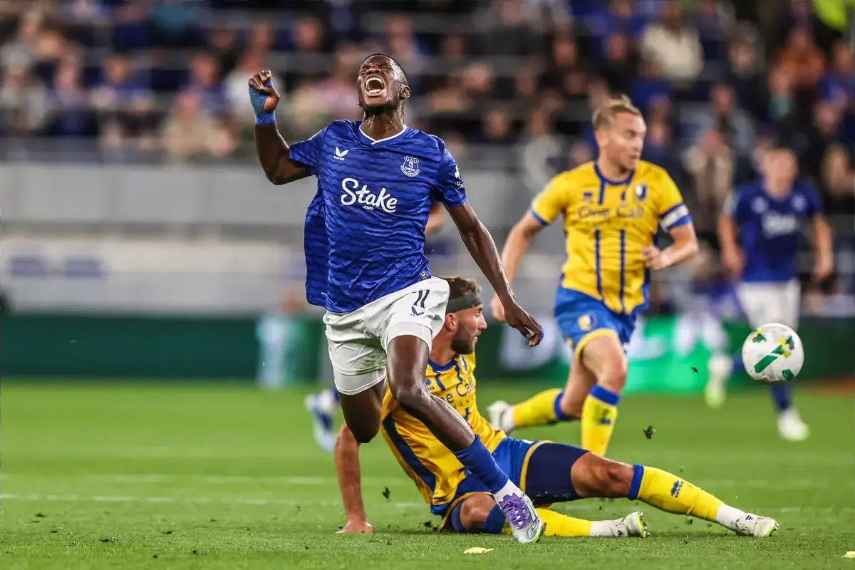 Thierno Barry reveals he played for Everton with ‘one arm less’